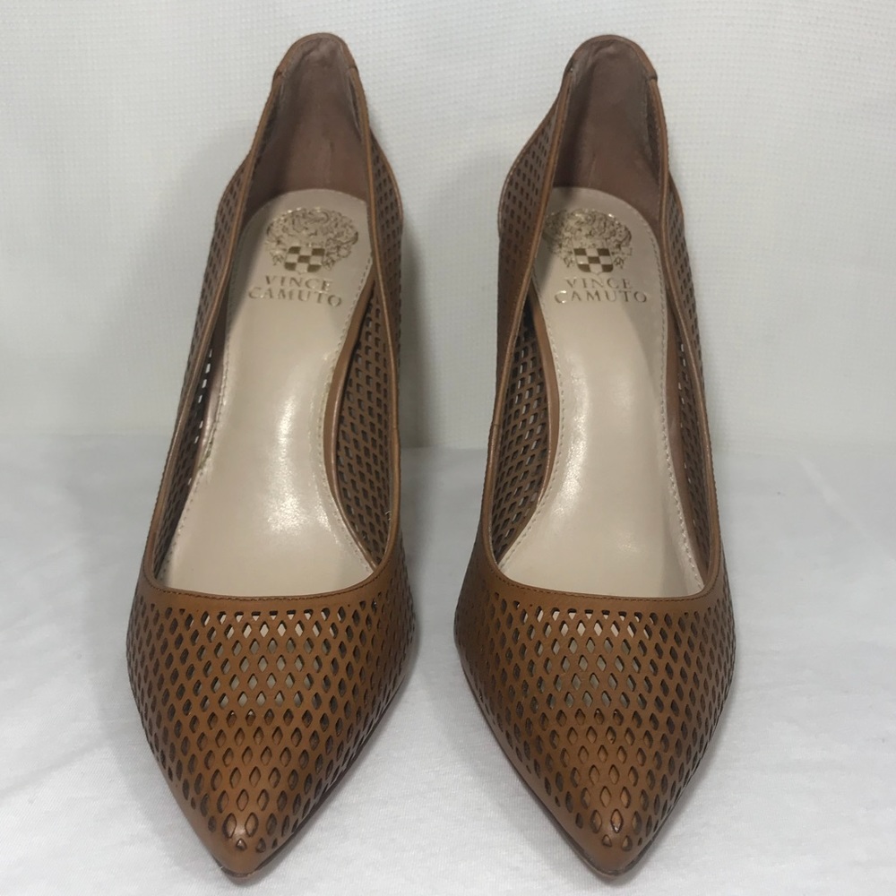 Vinca Camuto Caila Brown perforated pumps 8.5